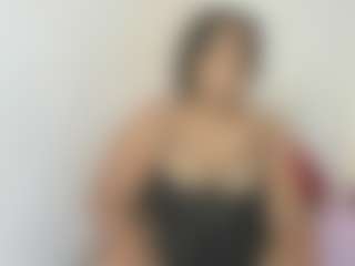 mariana-villa03's Live Sex Cam Show