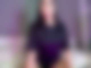 Live cam show with Zoee 8 - Skinny on Camsoda