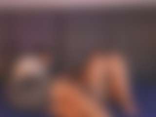 Live cam show with Zoee 8 - Handjob on TeamSkeetLive