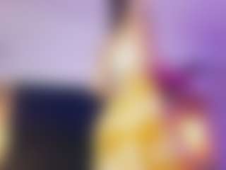 Live cam show with Zoee 8 - Body Massage on madthumbs