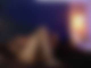 Live cam show with Zoee 8 - Fingering on madthumbs