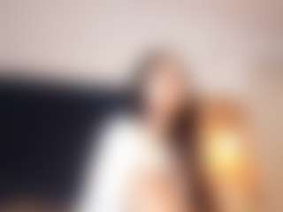Live cam show with Zoee 8 - Skinny on Camming Site