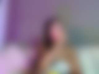 Live cam show with Zoee 8 - Facial Piercings on Mixed Magazine Live