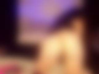 amia-mia's Live Sex Cam Show