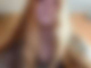 Live cam show with DionnaSeegars - Facesitting on xDating