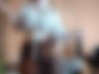 Live cam show with DionnaSeegars - Facesitting on fapnchat