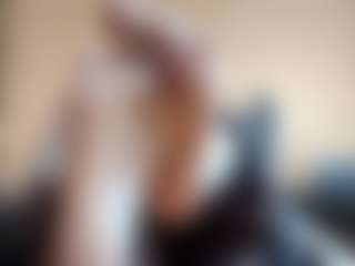 Live cam show with DionnaSeegars - Camel Toe on Free Soda