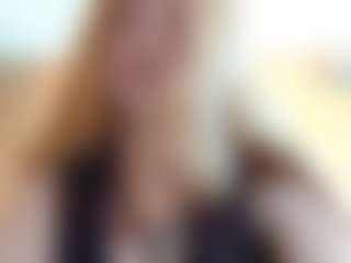 Live cam show with DionnaSeegars - Camel Toe on Big Tits