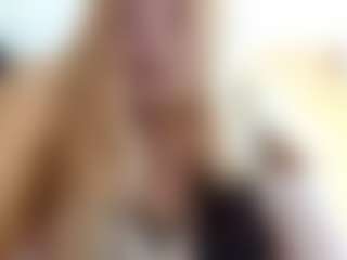 Live cam show with DionnaSeegars - Blonde Hair on Sweet Sext