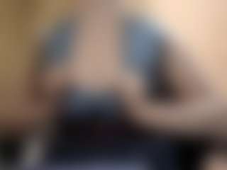 Live cam show with DionnaSeegars - Ebony Fetish on Chatstar