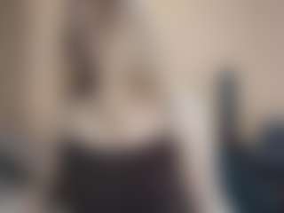 Live cam show with DionnaSeegars - Mature on madthumbs
