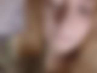 Live cam show with DionnaSeegars - Public on Camsoda