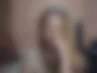Live cam show with DionnaSeegars - Blonde Hair on https://playwithruby.com