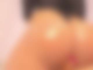 Live cam show with emma-lambert - Facial on Camsoda