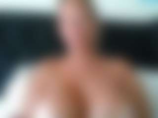 malibumelons's Live Sex Cam Show