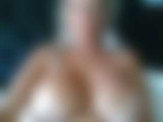 malibumelons's Live Sex Cam Show