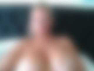 malibumelons's Live Sex Cam Show
