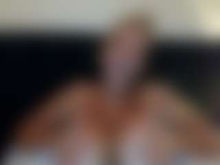 malibumelons's Live Sex Cam Show