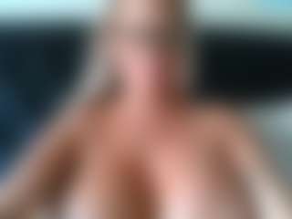 malibumelons's Live Sex Cam Show