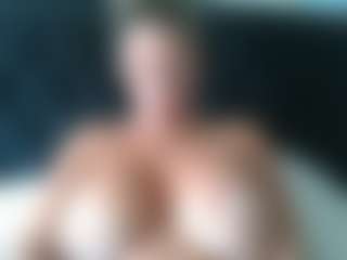 malibumelons's Live Sex Cam Show