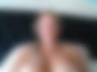 malibumelons's Live Sex Cam Show