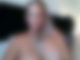 malibumelons's Live Sex Cam Show