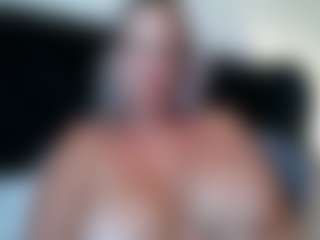 malibumelons's Live Sex Cam Show