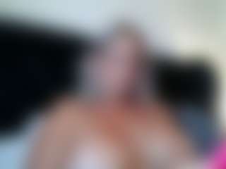 malibumelons's Live Sex Cam Show