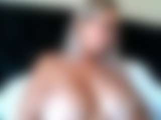 Live cam show with malibumelons - Gamer Brown Hair on Camsoda