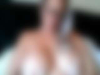 malibumelons's Live Sex Cam Show