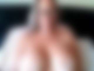 malibumelons's Live Sex Cam Show