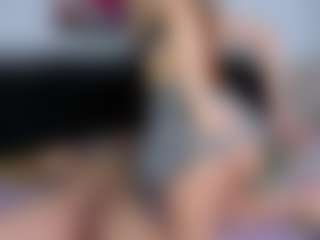 Delphinebella's Live Sex Cam Show