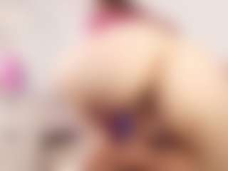 Live cam show with Justonecute - Shaved on Camsoda