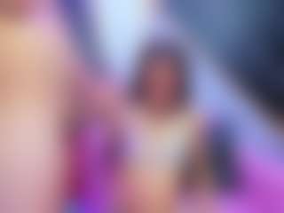Live cam show with KimberlyHoward - Fingering on Livezox