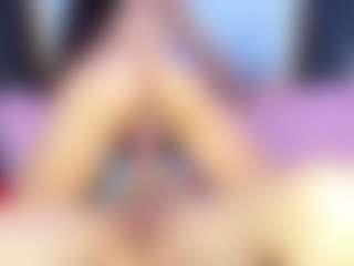 Live cam show with KimberlyHoward - Skinny on Camsoda