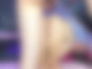 Live cam show with KimberlyHoward - Squirt on Dolls Live