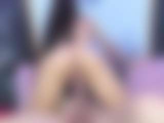 Live cam show with KimberlyHoward - Skinny on SpankPalCams