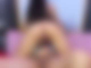 Live cam show with KimberlyHoward - Skinny on Camsoda