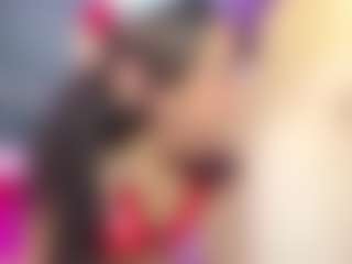 Show de cam en vivo con KimberlyHoward - Threesome en Camsoda