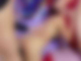 Live cam show with RiverThomas - Threesome on SquirtSoMuch