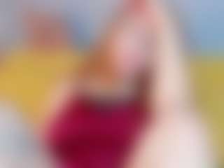 Live cam show with Roxy-Moor - Sexwebcam Red Hair on TastyBlacksLive