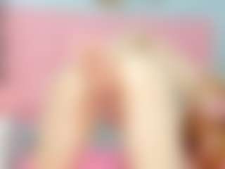 Live cam show with SelenaMiel - Camel Toe on AdultVida.com