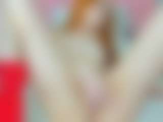 Live cam show with SelenaMiel - Flashing on madthumbs