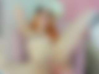 Live cam show with SelenaMiel - Bedroom on AdultVida.com