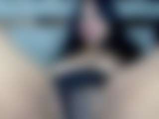 Live cam show with AlaiaKattz - Strip on UwU Esports
