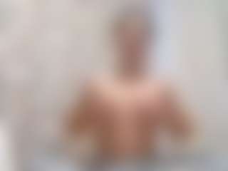 Live cam show with Ria - Strip Asian on AdultVida.com