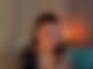 Live cam show with DellaBerliner - Young Adult on live18s.com