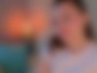 Live cam show with DellaBerliner - Moaning on milfzrlive.com