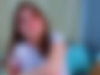 Live cam show with DellaBerliner - Teen (18+) on CamClone
