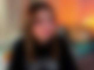 Live cam show with DellaBerliner - Shaved Pussy on xDating